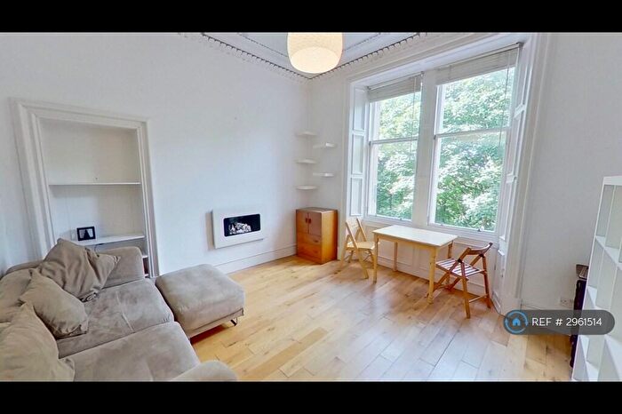 2 Bedroom Flat To Rent In Summerbank, Edinburgh, EH3