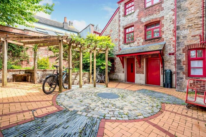 2 Bedroom Flat To Rent In Looe Street, Plymouth, PL4