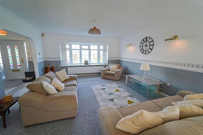 4 Bedroom Detached House For Sale In St. Andrews Close, Mayals, Swansea, SA3