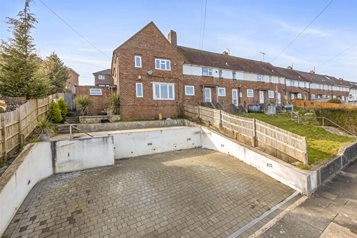 3 Bedroom End Of Terrace House For Sale In Hawkhurst Road, Coldean, Brighton, BN1