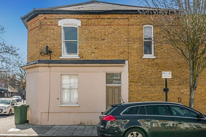 3 Bedroom End Of Terrace House For Sale In Jelf Road, Brixton, London, SW2