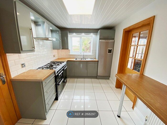 3 Bedroom Semi-Detached House To Rent In Wath Road, Barnsley, S73