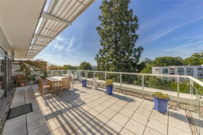 2 Bedroom Flat To Rent In Queensmere Road, London, SW19