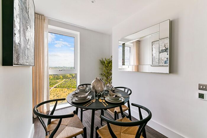 1 Bedroom Flat To Rent In Mitre Yard, North Kensington, London, NW10