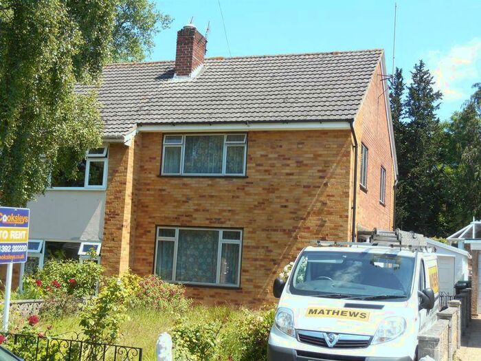 4 Bedroom Semi-Detached House To Rent In Dunvegan Close, Exeter, EX4