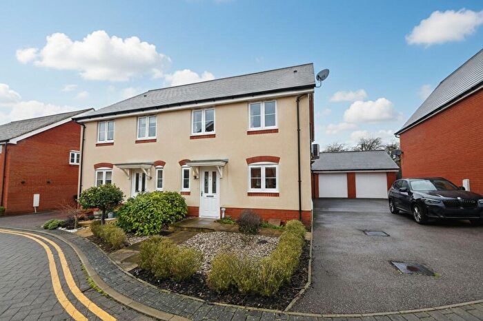 4 Bedroom Semi Detached House For Sale In Gorse Crescent, St. Neots, PE19