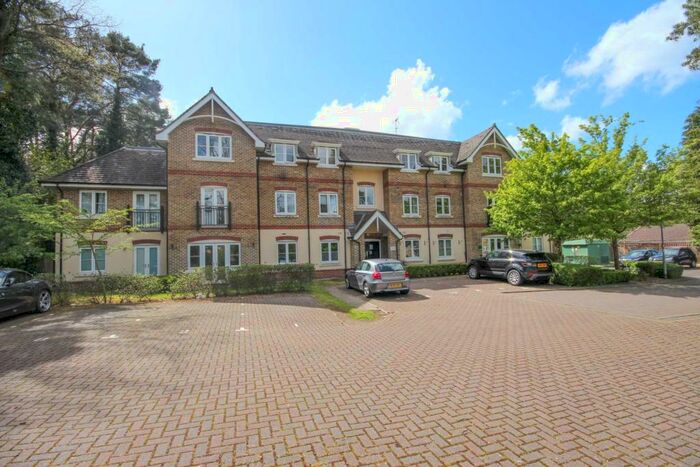 2 Bedroom Apartment To Rent In Aston Grange, Bracknell, RG12