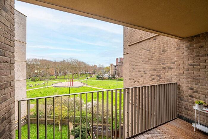 2 Bedroom Flat To Rent In Stead Street, Elephant And Castle, London, SE17