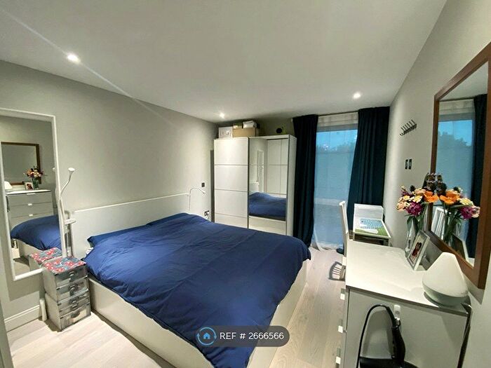 1 Bedroom Flat To Rent In Plough Road, London, SW11