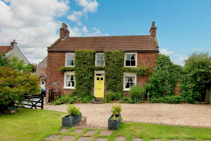 4 Bedroom Detached House For Sale In Cross Street, Aldbrough, Hull, HU11