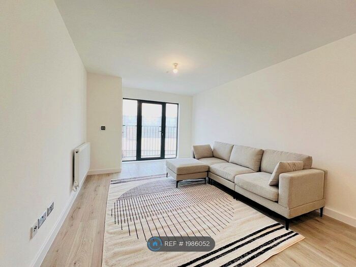 2 Bedroom Flat To Rent In Mitcham Road, London, SW17