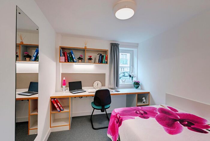 1 Bedroom Flat To Rent In Regent Street, Plymouth, PL4