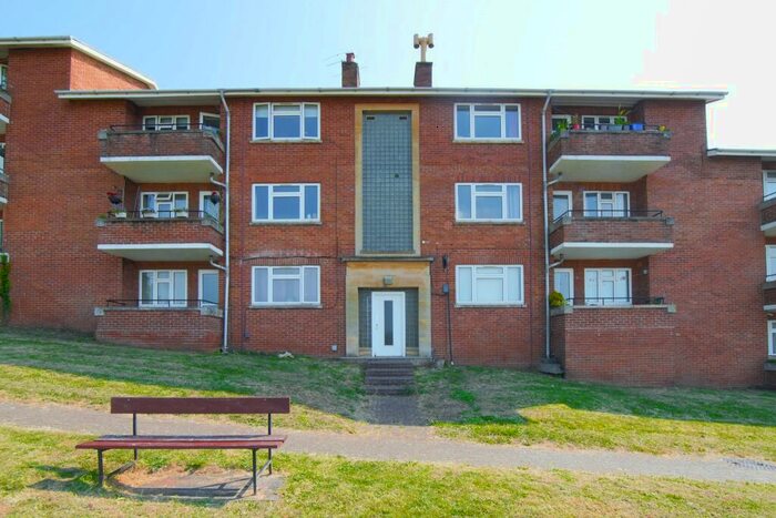 2 Bedroom Flat To Rent In Clifton Vale Close, Hotwells, Bristol, BS8