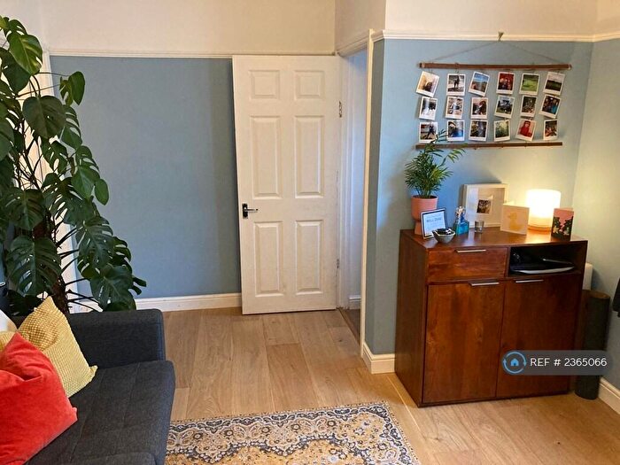 2 Bedroom End Of Terrace House To Rent In Bath Street, Bristol, BS3