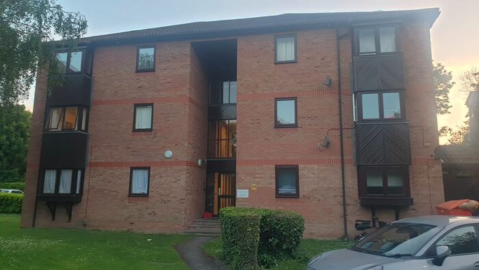 1 Bedroom Flat To Rent In Rushdon Close, Gidea Park, Romford, RM1