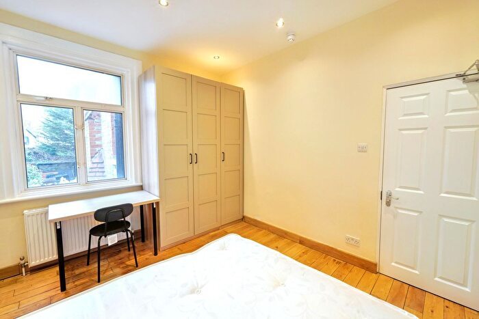 1 Bedroom Property To Rent In Priory Villas, Colney Hatch Lane, N11
