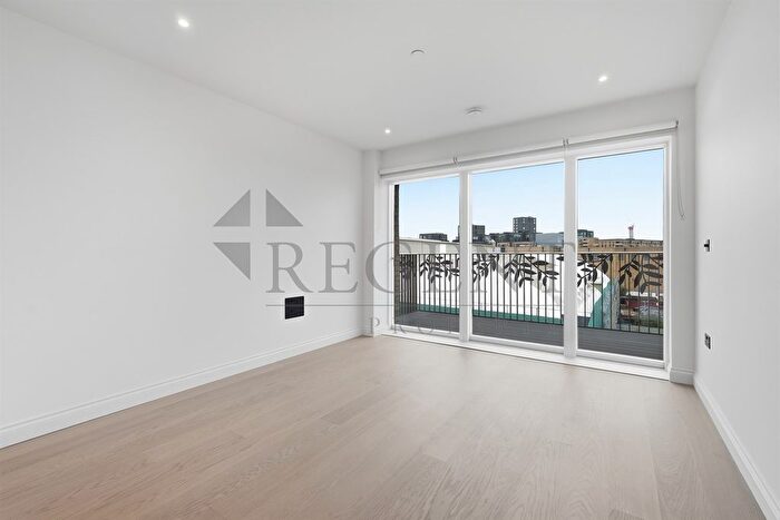 1 Bedroom Flat To Rent In Chelsea Botanica, Watermeadow Lane, SW6