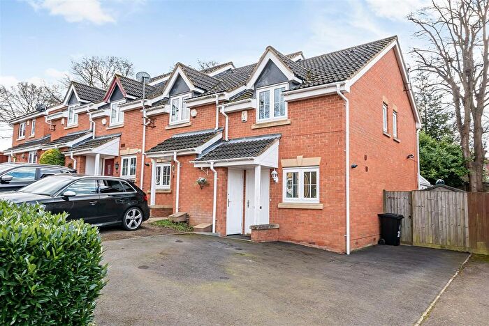 2 Bedroom End Of Terrace House For Sale In Porthallow Close, Orpington, BR6