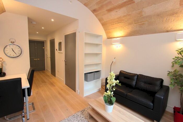 1 Bedroom Flat To Rent In Donaldson Drive, Haymarket, Edinburgh, EH12
