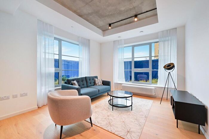 1 Bedroom Apartment For Sale In Douglass Tower, Goodluck Hope Walk, London, E14