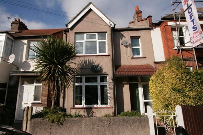 1 Bedroom Flat For Sale In B Courtney Road, London, Merton, SW19