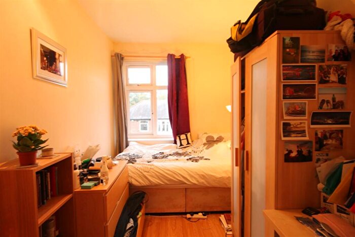 3 Bedroom Flat To Rent In Shaftesbury Grove, Heaton, NE6