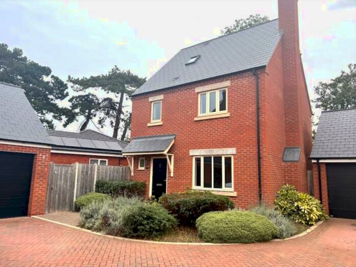 4 Bedroom Detached House To Rent In Salter Close, Raunds, Wellingborough, NN9