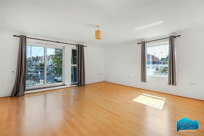 2 Bedroom Apartment To Rent In Paragon Court, Wightman Road, Hornsey, London, N8