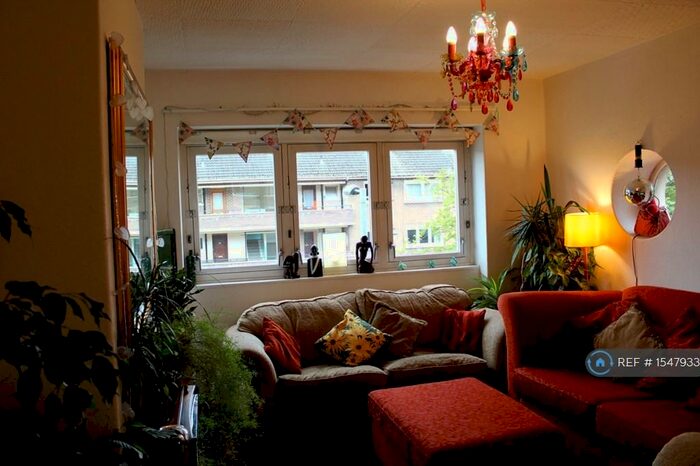 3 Bedroom Flat To Rent In Thornwood Road, Glasgow, G11