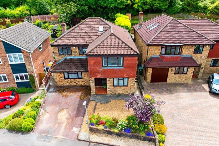 6 Bedroom Detached House For Sale In West Hill, Dunstable, LU6
