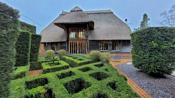 4 Bedroom Detached House For Sale In The Barn, Easole Street, Nonington, CT15