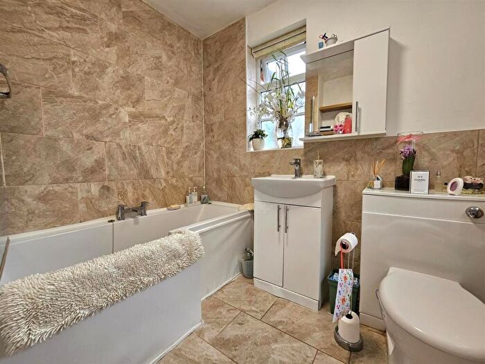 3 Bedroom Semi-Detached House For Sale In Watery Lane, Newent, GL18