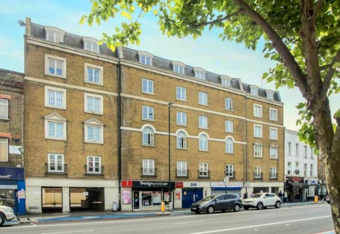 1 Bedroom Flat To Rent In Mile End Road, London, E1