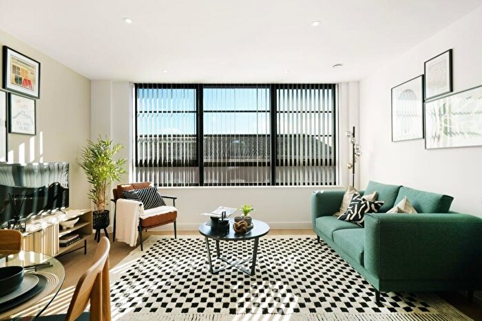 1 Bedroom Apartment To Rent In Sadlers Place, B5