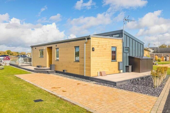 2 Bedroom Property To Rent In Maidenhead Road, Windsor, SL4