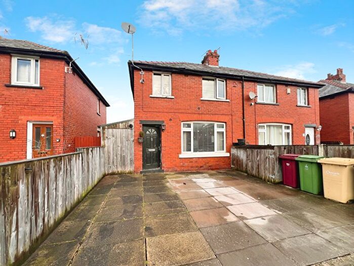 3 Bedroom Semi Detached House For Sale In Princess Avenue, Kearsley, BL4