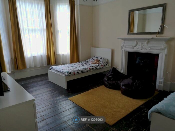 2 Bedroom Flat To Rent In Mulgrave Road, Belmont, Sutton SM2