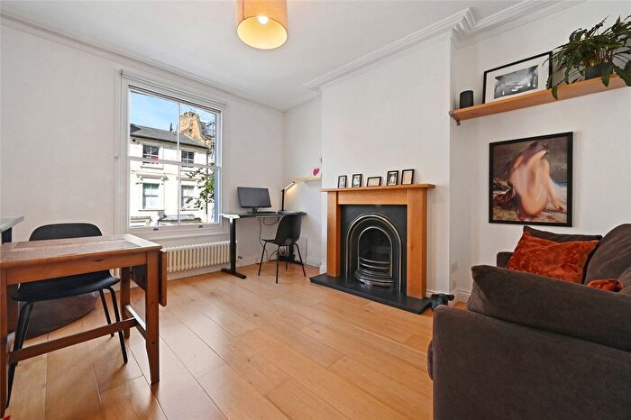 1 Bedroom Flat To Rent In Southerton Road, Brook Green, London, W6