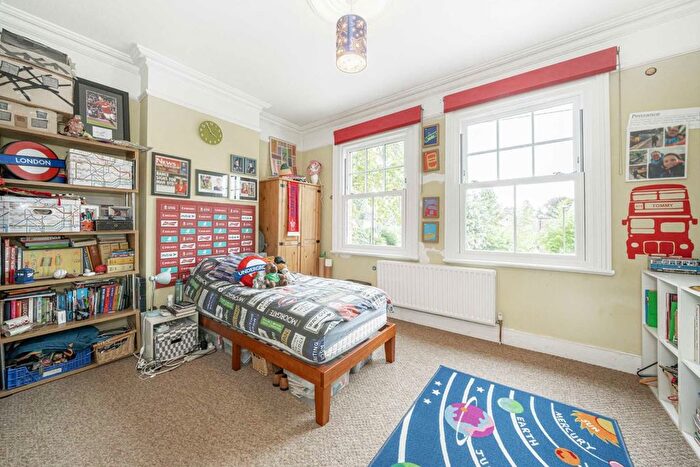 4 Bedroom Property For Sale In Holly Bush Lane, Hampton, TW12