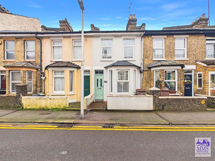 3 Bedroom Terraced House For Sale In Rochester Avenue, Rochester, ME1