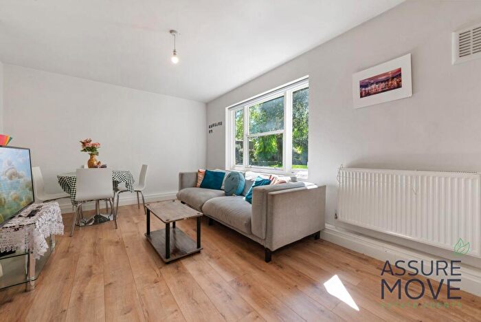 3 Bedroom Apartment To Rent In Grange Grove, William Lodge Grange Grove, N1