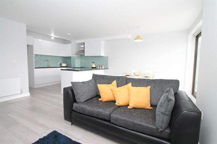 2 Bedroom Flat To Rent In Bellflower House, Hertford Road, Enfield, EN3