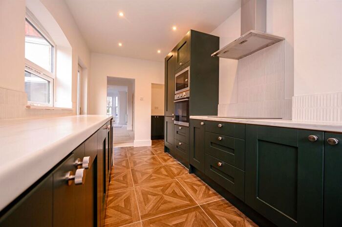 4 Bedroom Terraced House For Sale In William Street, Kettering, NN16