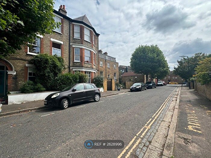 2 Bedroom Flat To Rent In Stoke Newington, London, N16