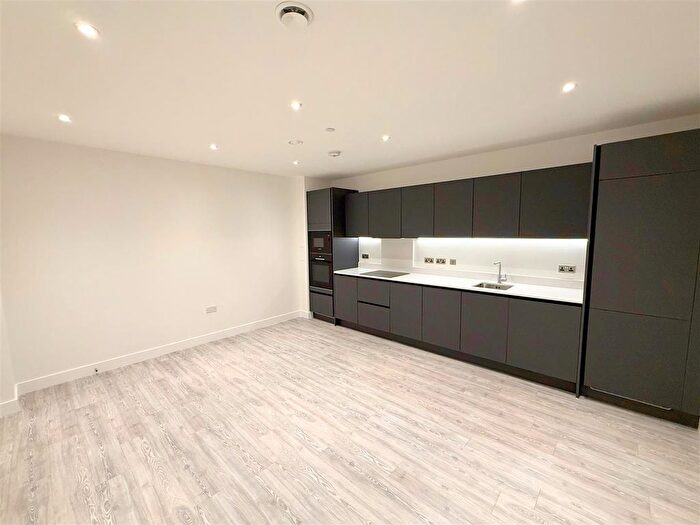 1 Bedroom Flat To Rent In Lilium Court, Gwen Davis Way, RM9