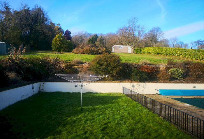 2 Bedroom Detached Bungalow To Rent In Old Dartford Road, Dartford, Kent, DA4