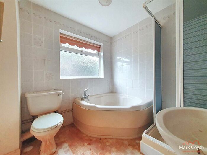 3 Bedroom Detached Bungalow For Sale In Avondale Close, Whitstable, CT5