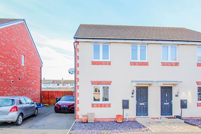 3 Bedroom Semi Detached House For Sale In Chimney Crescent, Irthlingborough, NN9