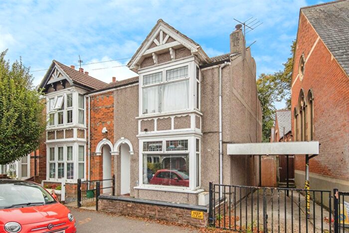 4 Bedroom Semi-Detached House For Sale In Harsnett Road, Colchester, CO1