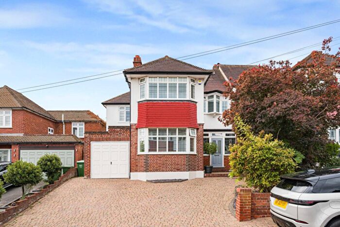 4 Bedroom Semi Detached House For Sale In The Close, Bexley, DA5